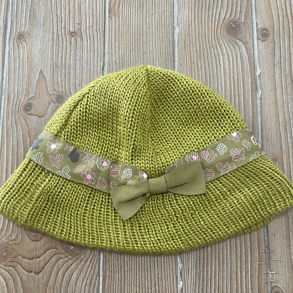 Julius & Friends Knit Hat with Bow Accent